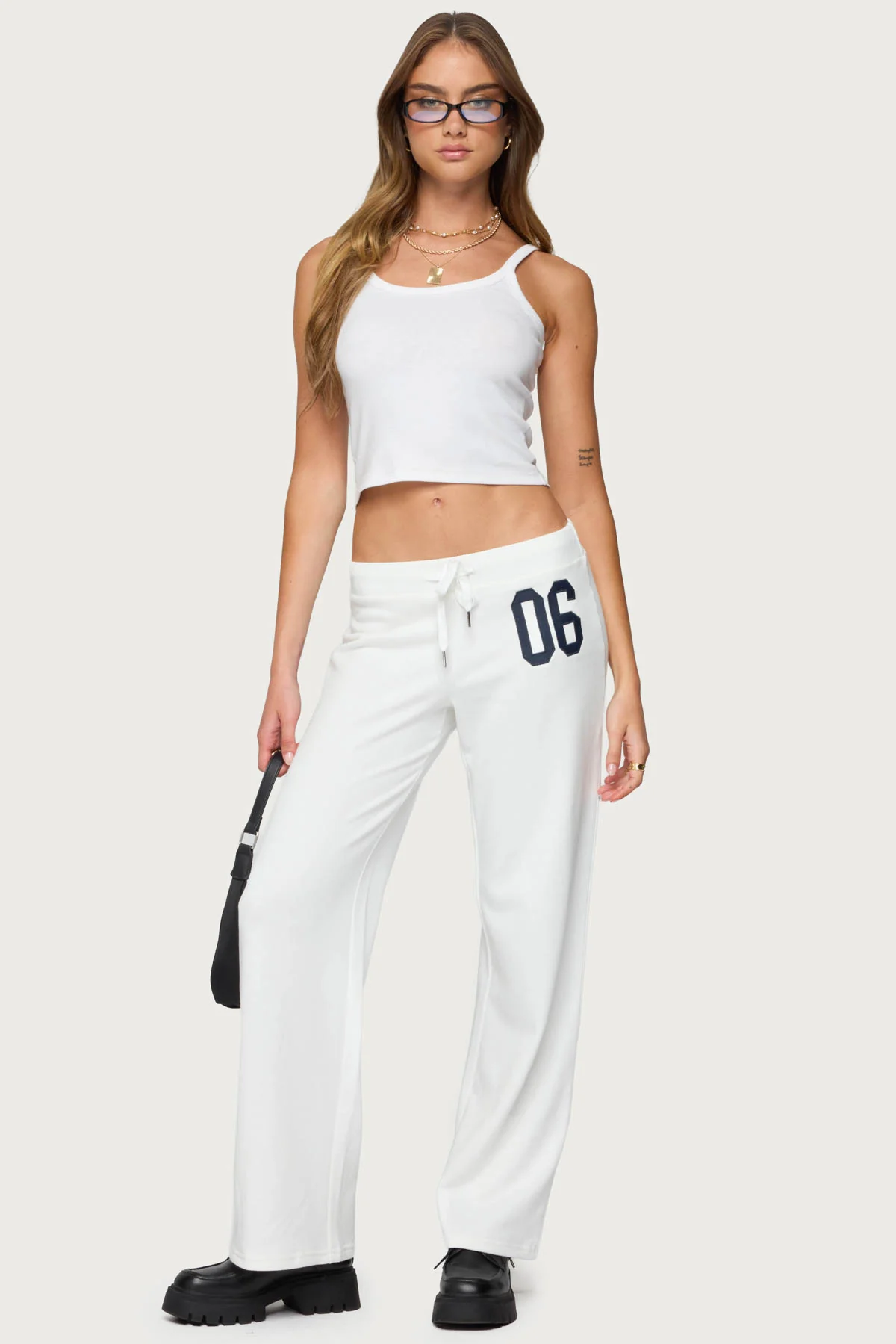 06 Sweatpants